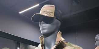 Carinthia: Winter Combat Shirt and Alpine Trousers Ein erster Blick auf das Carinthia Winter Combat Shirt. ©Militär Aktuell/Bendl