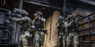 Neue Regierung will weiter ins Bundesheer investieren Fähnriche des Bundesheeres trainieren in einer Industrieanlage - ©Bundesheer/Kulec