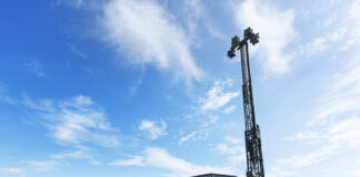 GDELS liefert Piranha 5 für TaWAN der Bundeswehr Piranha 5 mit Teleskopmast – ©GDELS