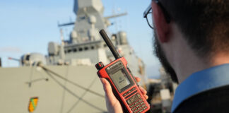 Motorola Solutions: Digitalfunk für Fregatte „Sachsen“ Übergabe des Motorola Solutions Digitalfunk-Systems an die Fregatte Sachsen – ©Motorola Solutions