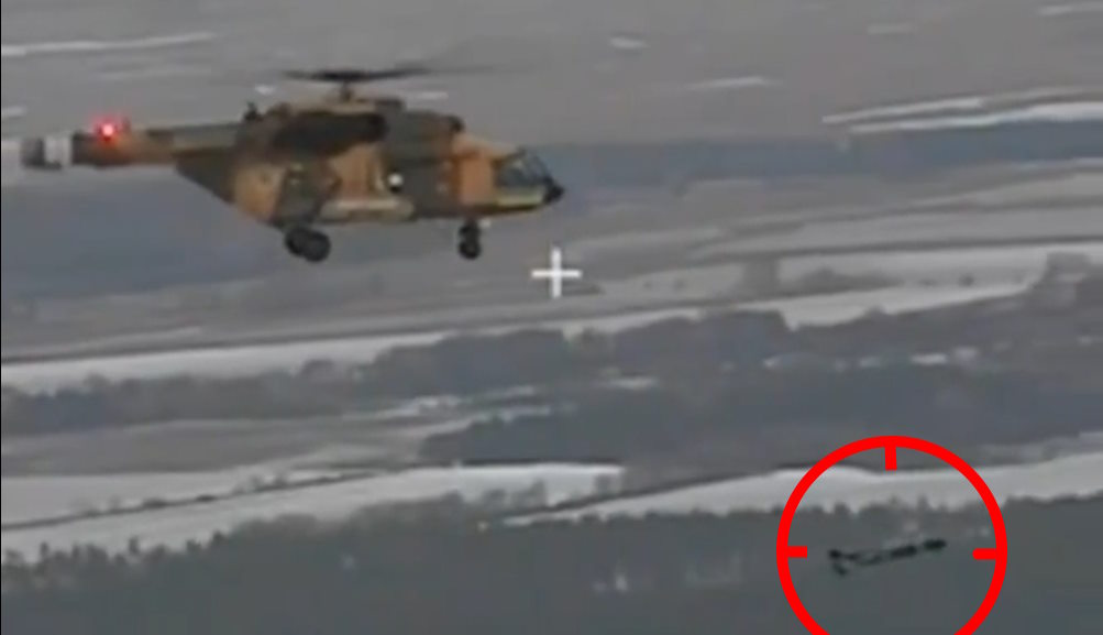 Abschuss einer Drohne von einem Helikopter aus – ©Archiv Abschuss einer Drohne von einem Helikopter aus – ©Archiv