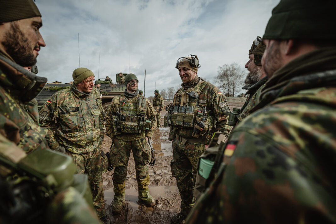 Soldaten vom Jägerbataillon 413 nehmen an der Übung Griffin Lightning 2023 auf dem Truppenübungsplatz Pabrade/Litauen teil – ©Bundeswehr/Neumann