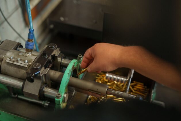 SwissP Defence: Die Produktion der neuen Patronen im Kaliber 6,5 Grendel. ©SwissP Defence