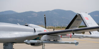 Bayraktar TB3 erzielt Treffer mit Supersonic-Rakete Bayraktar TB3 mit IHA-122-Überschallrakete – ©Baykar