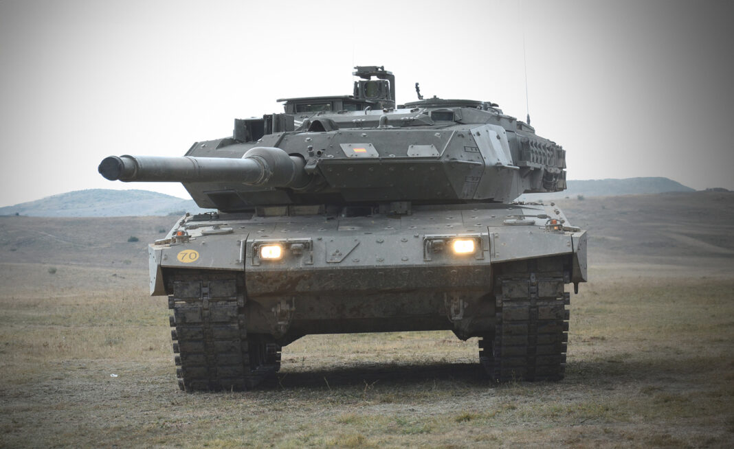 Spanischer Leopard 2E – ©By Allied Joint Force Command Brunssum - TRJE 15, CC BY-SA 2.0
