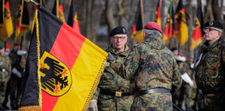 German army takes over homeland security forces Übergabe der Heimatschutzkräfte der Bundeswehr durch den stellvertrendenden Generalinspekteur der Bundeswehr, Generalleutnant Andreas Hoppe, vom Territorialen Führungskommando an das Kommando Heer – ©Bundeswehr/Dorow