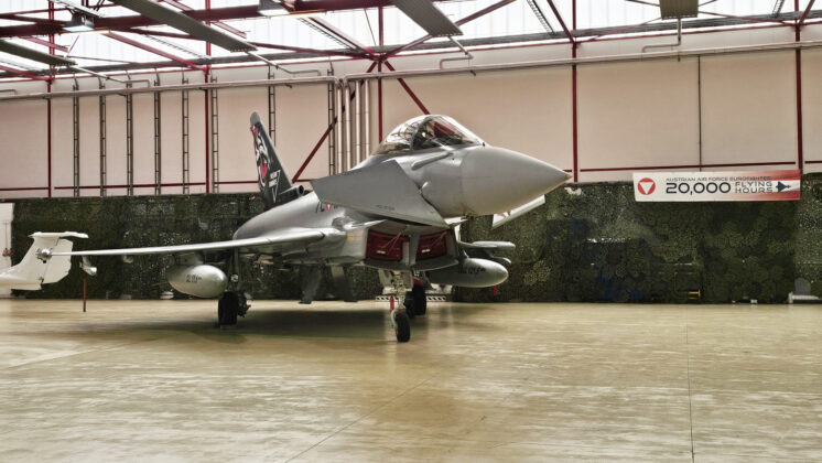 03768 c Militaer AktuellZacharias