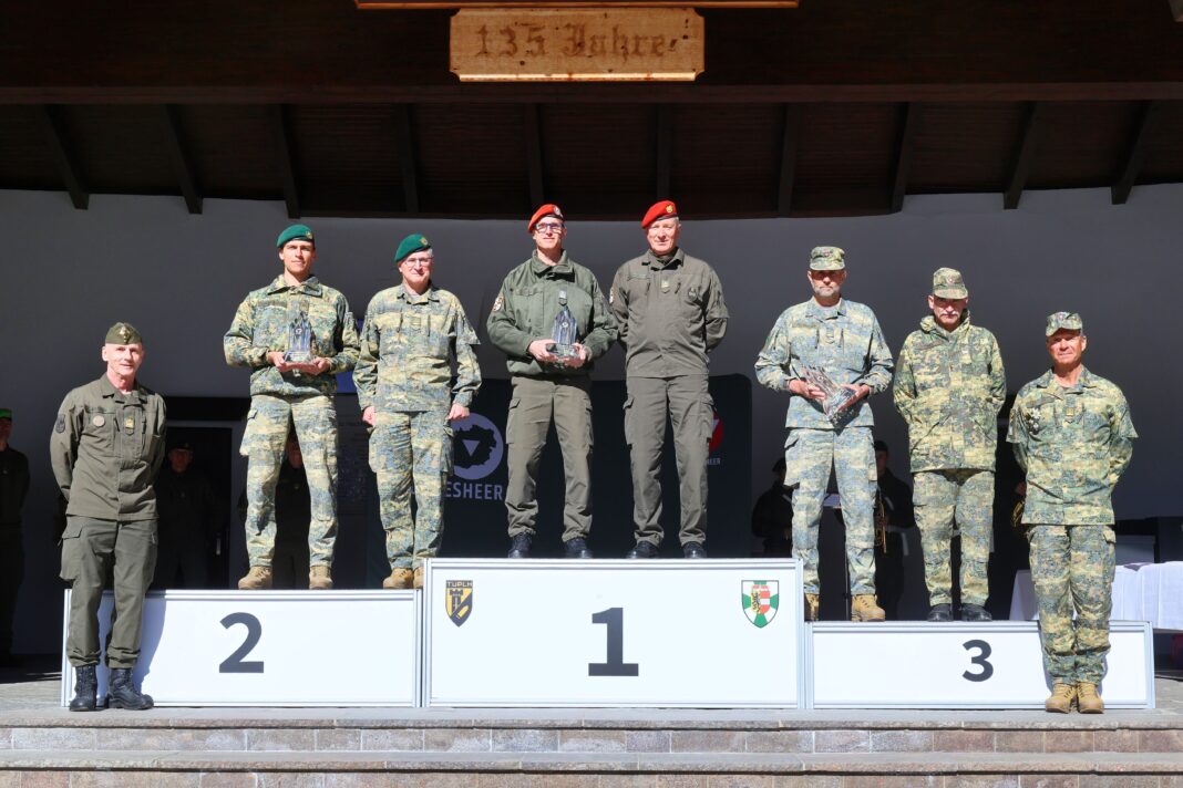 Auszeichnung der besten Truppenkörper – ©Bundesheer/Riedlsperger