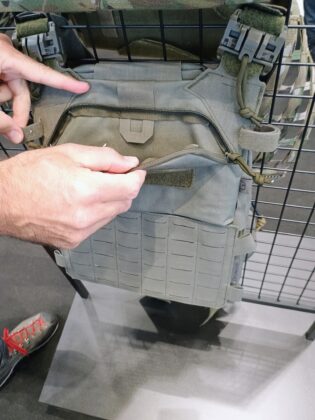 Die Admin-Tasche am Protector-Plattentr&auml;ger von Clawgear. &copy;Milit&auml;r Aktuell/Bendl0