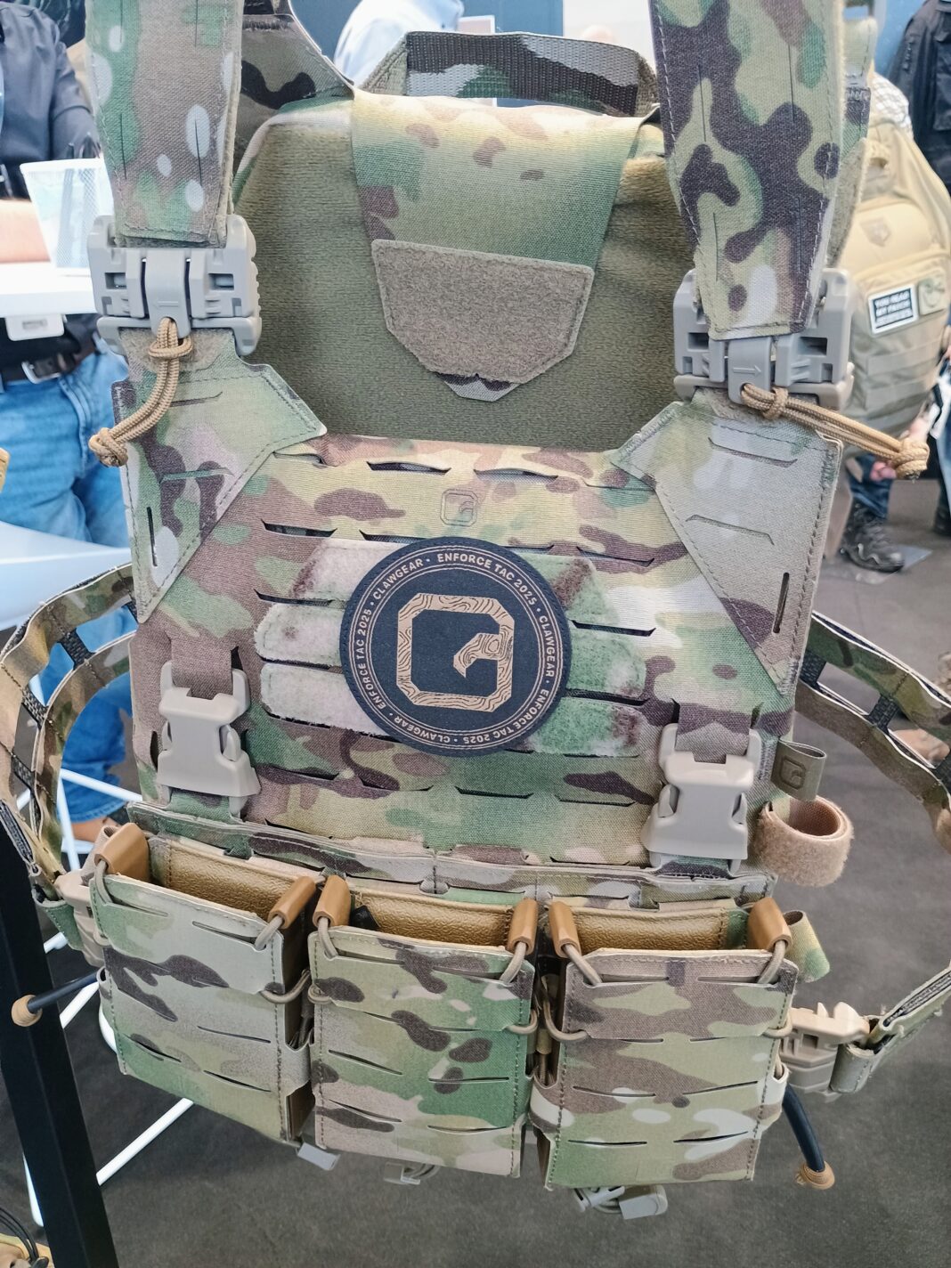 Der Operator-Plattenträger von Clawgear ist leicht und hat eine Tegris-Verstärkung im Cummerbund. ©Militär Aktuell/Bendl Der Operator-Plattenträger von Clawgear ist leicht und hat eine Tegris-Verstärkung im Cummerbund. ©Militär Aktuell/Bendl