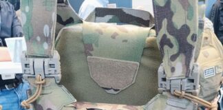 Enforce Tac 2025: Viele Neuheiten von Clawgear Der Operator-Plattenträger von Clawgear ist leicht und hat eine Tegris-Verstärkung im Cummerbund. ©Militär Aktuell/Bendl
