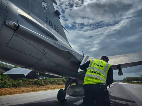 Thail&auml;ndische Luftwaffe: &Uuml;bung von Gripen-Einsatz von Autobahn &ndash; &copy;RTAF Insider