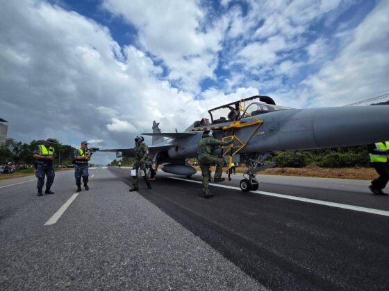 Thail&auml;ndische Luftwaffe: &Uuml;bung von Gripen-Einsatz von Autobahn &ndash; &copy;RTAF Insider