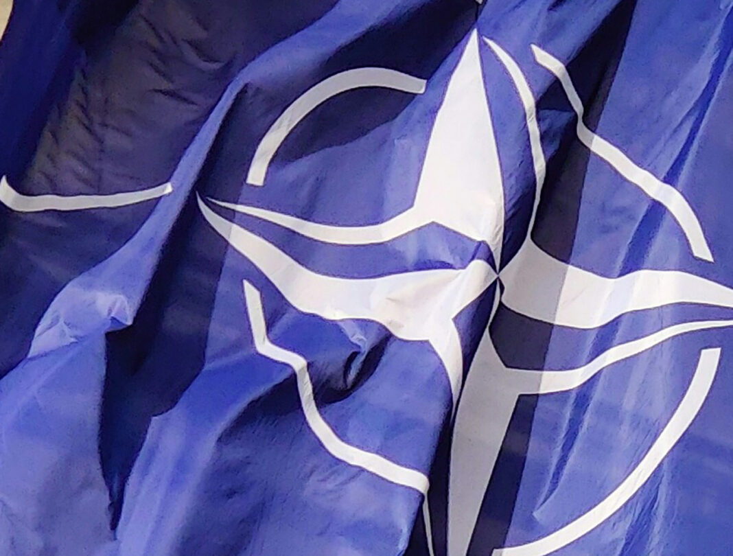 NATO-Flagge – ©Jannik auf Unsplash