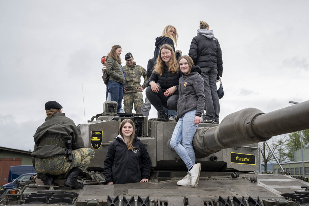 Girls’ Day 2025 am Fliegerhorst Vogler – ©Bundesheer/Unterbuchberger
