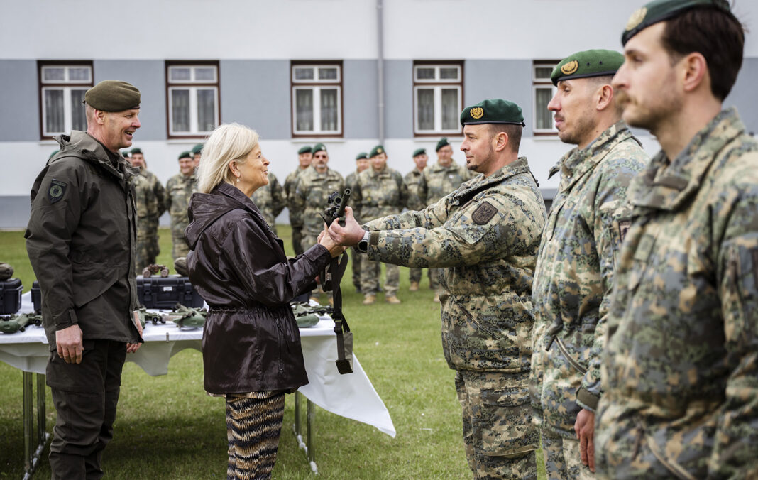 Übergabe der neuen Sturmgewehre an die 3. Jägerbrigade – ©Bundesheer/Karlovtis Übergabe der neuen Sturmgewehre an die 3. Jägerbrigade – ©Bundesheer/Karlovtis