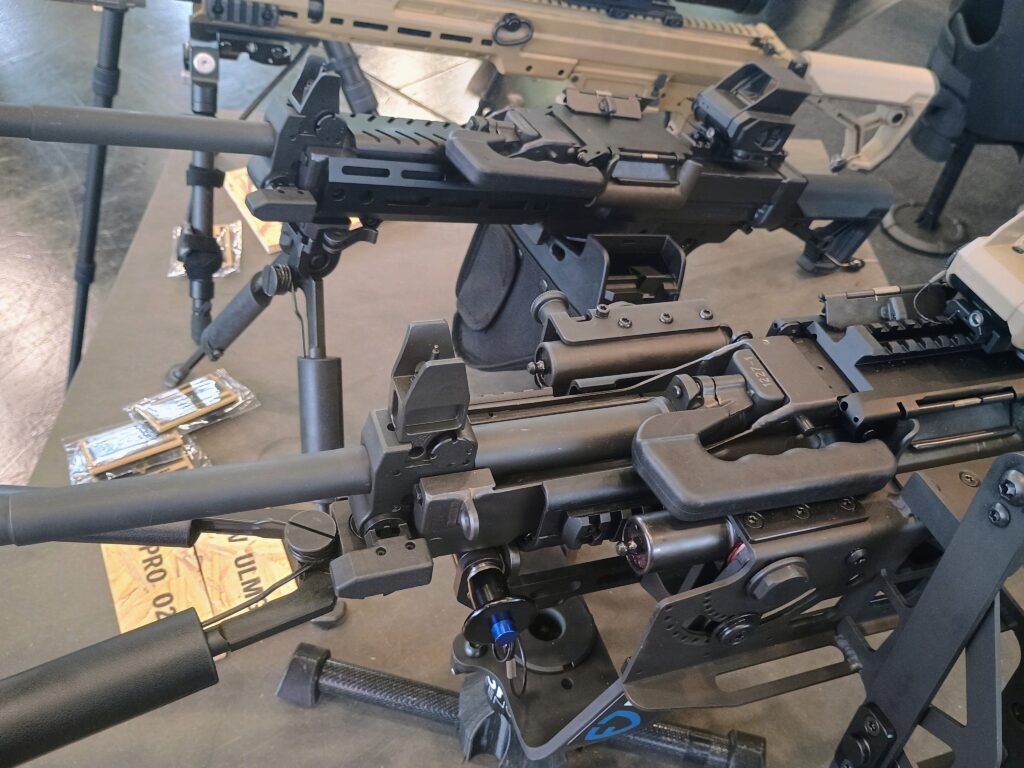 In the center: The new Negev 7 ULMG from IWI at Enforce Tac 2025 ©Militär Aktuell/Bendl