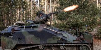The 3 procurement priorities of the Bundeswehr Ein Soldat vom Fallschirmjägerregiment 26 feuert mit dem Maschinengewehr MG3 von einem Waffenträger Wiesel aus – ©Bundeswehr/Bähr