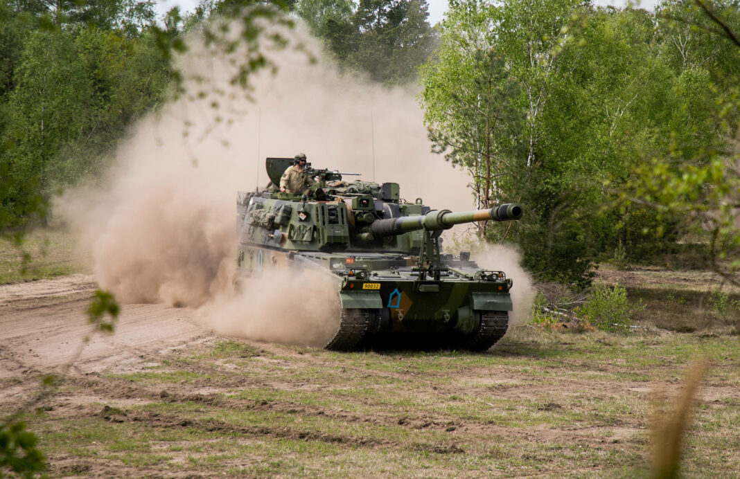 Panzerhaubitzen des Typs K9 von Hanwha Land Systems – ©Forsvaret/Fredrik Ringnes