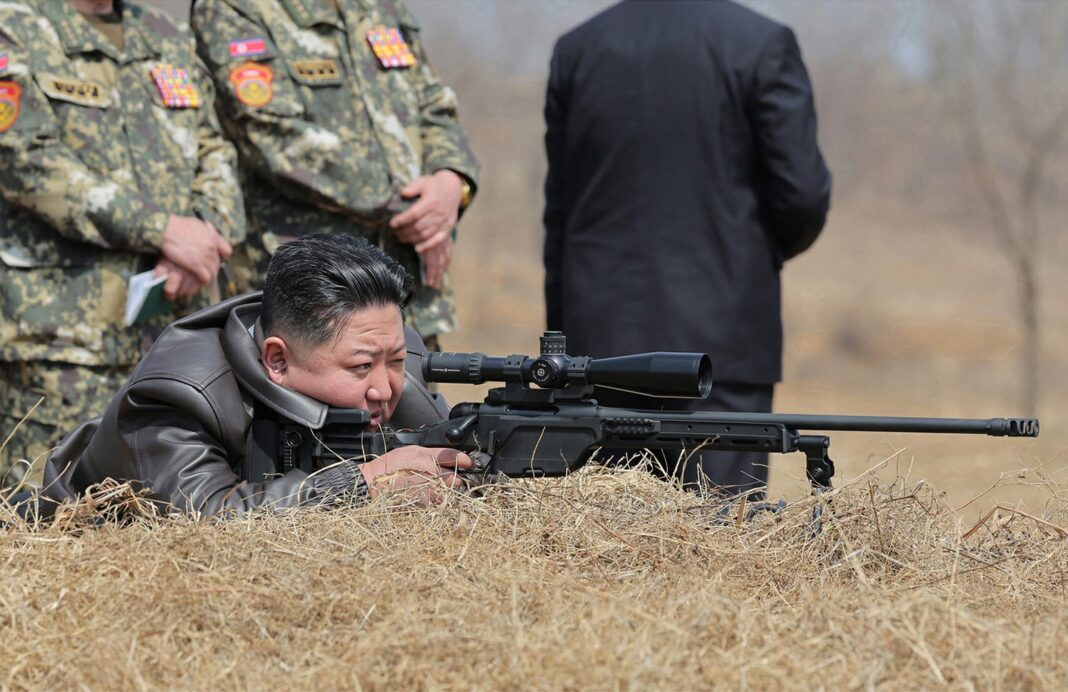 Nordkoreas Diktator Kim Jong-un schießt mit einem SSG 08 von Steyr Arms – ©Archiv