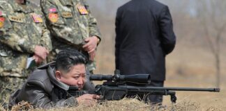Is North Korea’s dictator Kim Jong-un shooting here with a Steyr SSG 08? Nordkoreas Diktator Kim Jong-un schießt mit einem SSG 08 von Steyr Arms – ©Archiv