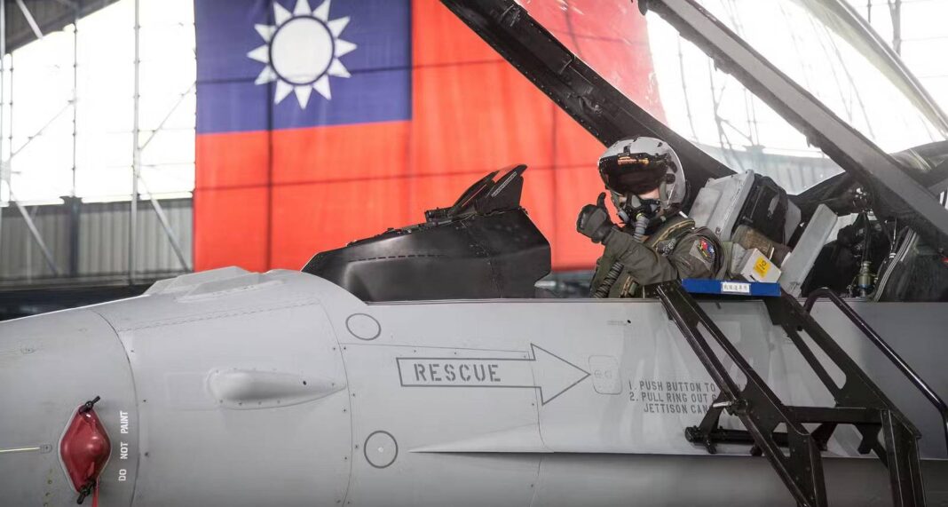 Erster F-16-Kampfjet an Taiwan übergeben – ©Taiwan MoD
