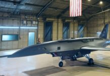 Shield AI wird Missionsautonomie-Anbieter für das CCA-Programm der US Air Force USAF und Anduril stellen Wingmen-Drohnen vor – ©US Air Force