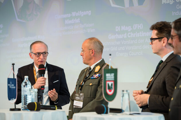 Miliz trifft Wirtschaft im Raiffeisenhaus Wien – ©Sebastian Freiler