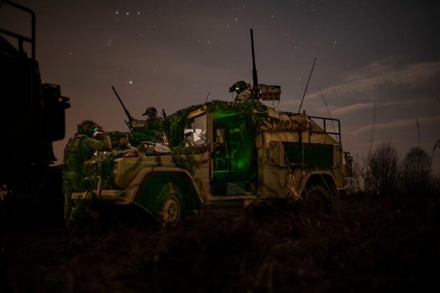 Standardübung für das Jagdkommando: Schießen und Navigieren in der Nacht. ©Paul Kulec