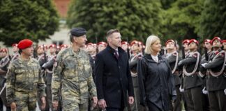Austrian Armed Forces: Swearing-in ceremony at Belvedere Palace Angelobung beim Schloss Belvedere -