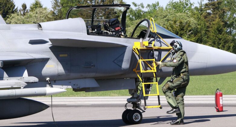 Eine Gripen-C bei den Stra&szlig;entests 2024 &ndash; &copy;Georg Mader