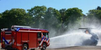 Netherlands: New fire engines for the army Ein neues Feuerlöschfahrzeug im Einsatz -