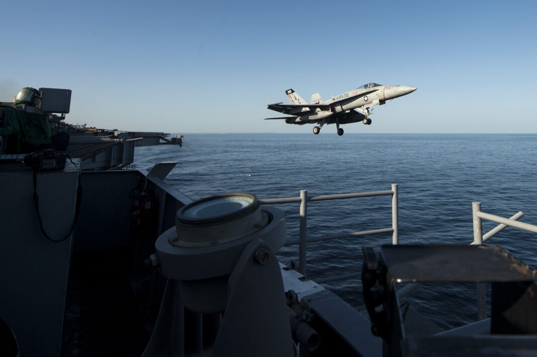 F/A-18 startet von der „Harry S. Truman“ – ©US DoD