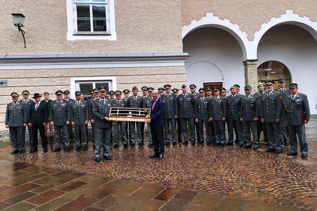 Bundesheer verabschiedet Landeshauptmann Wilfried Haslauer -©Wolfgang Riedlsperger