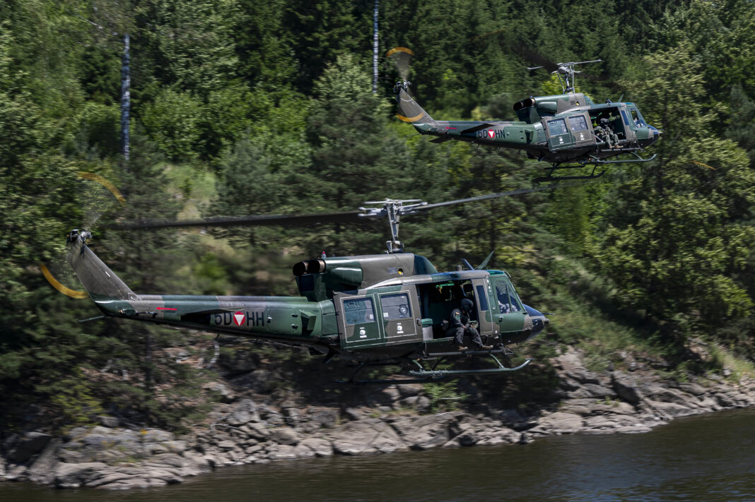 AB-212 im Tiefflug – ©Bundesheer/Kulec AB-212 im Tiefflug – ©Bundesheer/Kulec