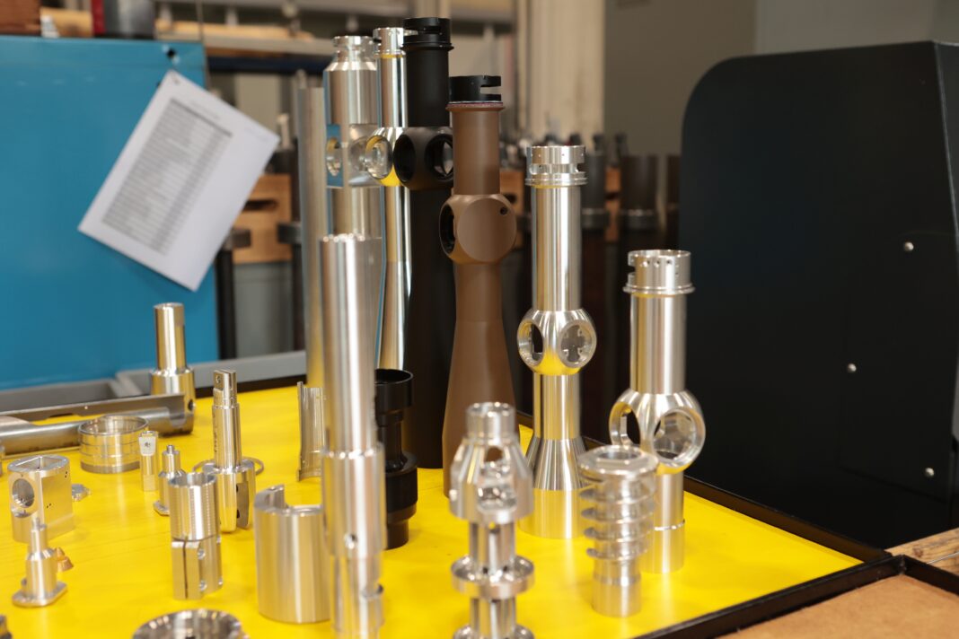 Im Werk von BEB Fertigungstechnik und Zero Compromise Optic. ©Militär Aktuell/Bendl