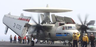 “Gambling” with US early warning aircraft? Hawkeye instead of Wedgetail ©Georg Mader