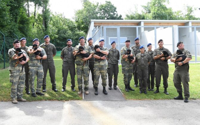 Milit&auml;rhundetaufe in Kaisersteinbruch &ndash; &copy;Patrick Huber