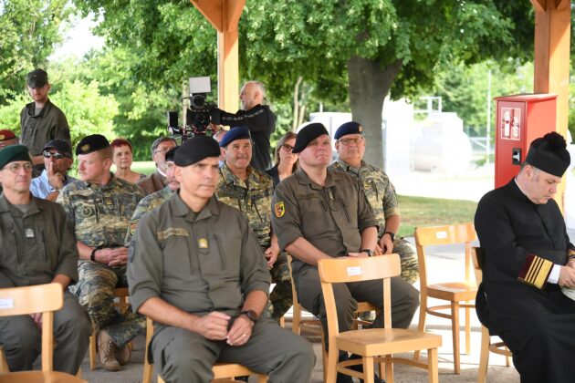 Milit&auml;rhundetaufe in Kaisersteinbruch &ndash; &copy;Patrick Huber