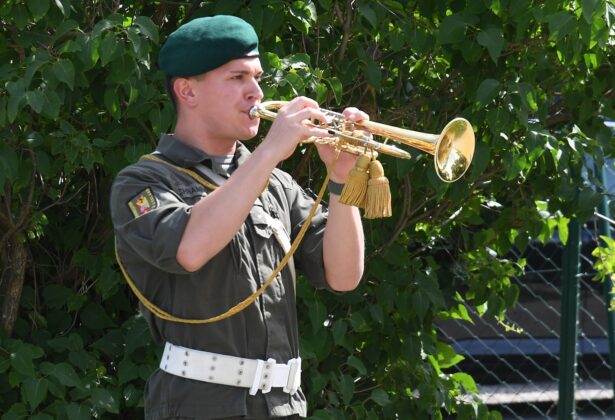 Milit&auml;rhundetaufe in Kaisersteinbruch &ndash; &copy;Patrick Huber