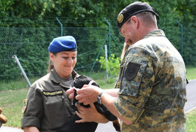 Milit&auml;rhundetaufe in Kaisersteinbruch &ndash; &copy;Patrick Huber
