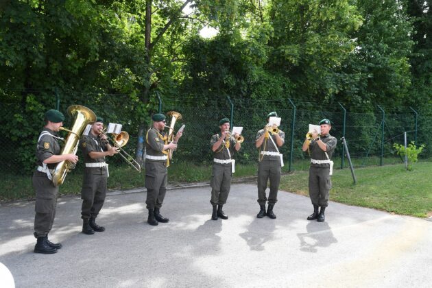 Milit&auml;rhundetaufe in Kaisersteinbruch &ndash; &copy;Patrick Huber