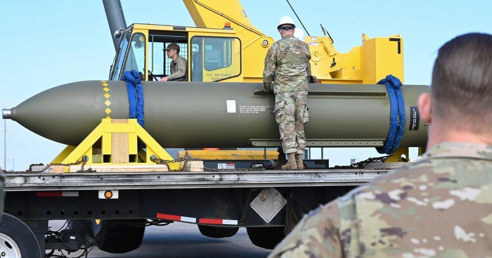 The bunker-busting GBU-57 has a weight of 30,000 pounds - ©USAF The bunker-busting GBU-57 has a weight of 30,000 pounds - ©USAF