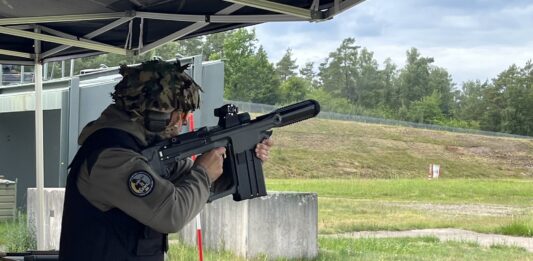 Der Prototyp der neuen Squad Support Weapon SSW40 von Rheinmetall im scharfen Schuss. ©Rheinmetall