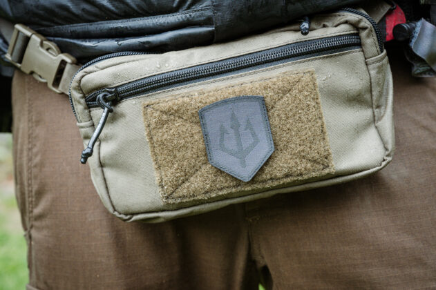 Black Trident Fanny Pack Sandstorm. Mehr dazu im Ranger Magazin #3. &copy;Sebastian Freiler