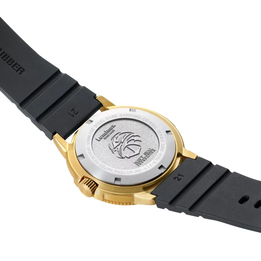 Gold piece: Luminox Navy Seal Foundation 3220 Gold Color Edition The case back of the Luminox Navy SEAL Foundation 3220 Gold Color Edition. ©Luminox