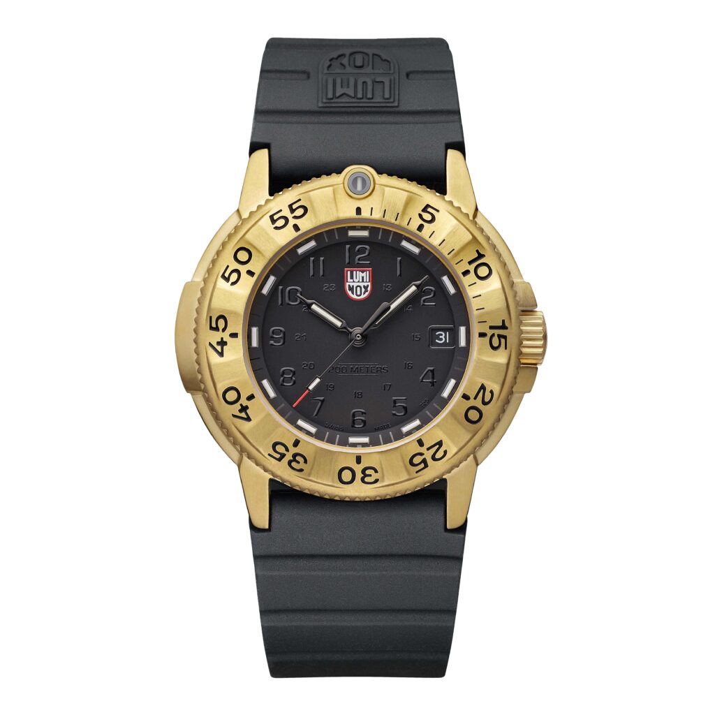 Gold piece: Luminox Navy Seal Foundation 3220 Gold Color Edition The Navy SEAL Foundation 3220 Gold Color Edition from Luminox. ©Luminox