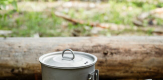 Im Test: Origin Outdoors Titan-Ausrüstung Der Camping Kochtopf Titan und der Kocher Combo Titan von Origin Outdoors. ©Sebastian Freiler