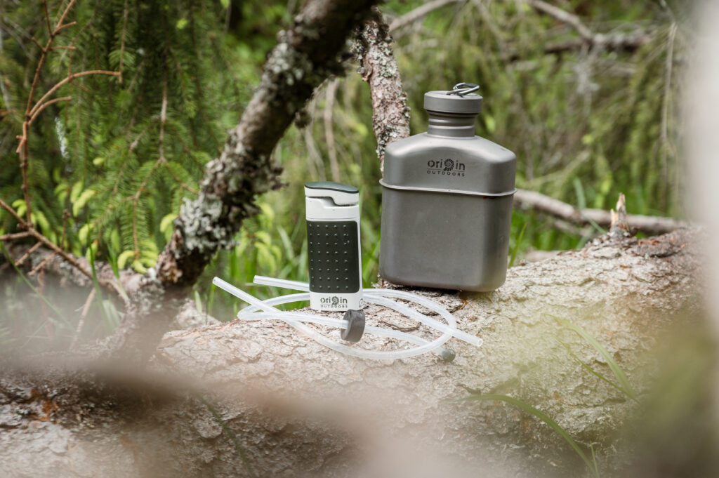 Im Test: Origin Outdoors Titan-Ausrüstung Die Feldflasche Titan und der Wasserfilter Mini von Origin Outdoors. ©Sebastian Freiler