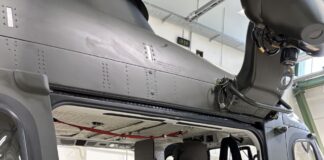 Fit Check des Air Ambulance Technology EMS-Kits am AW169 Anprobe für EMS-Kits für AW169 – ©AAT